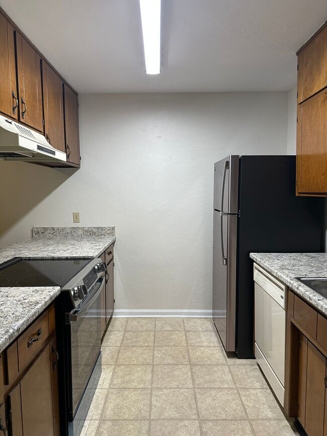 Building Photo - Spacious downstairs 2Bed/1 Bath in Killear...