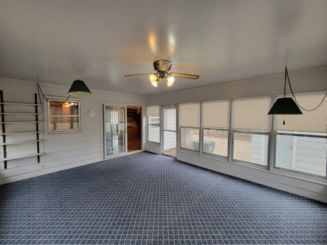 Building Photo - 2316 Royal Dr