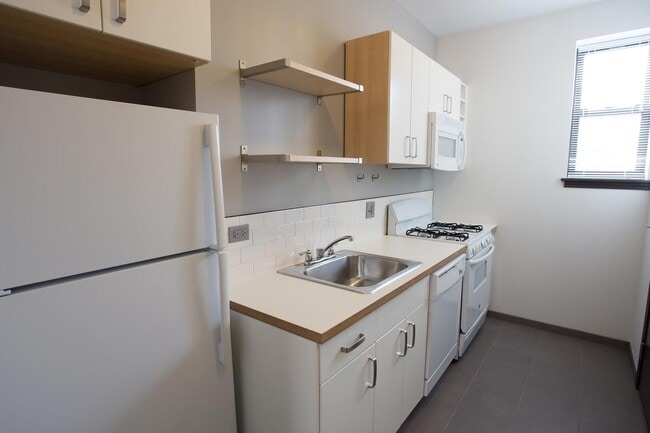 Interior Photo - 5300 S. Drexel Avenue