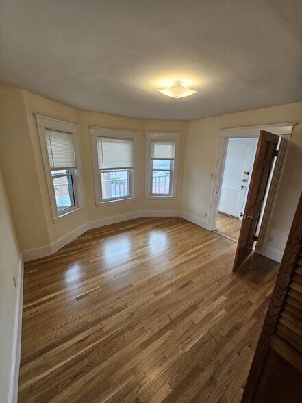 Building Photo - 19 Sartwell Ave