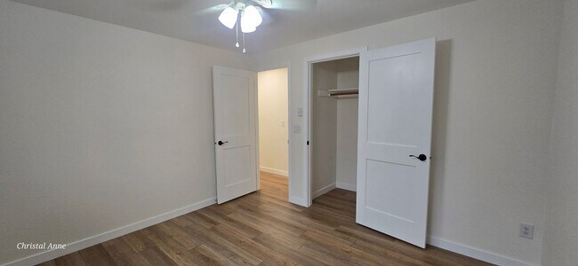 Building Photo - Updated 2 bedroom with a bonus room