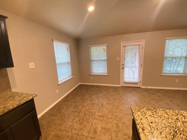 Building Photo - 21607 Surrey Ln