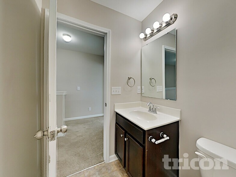 Building Photo - 8187 Thornton St