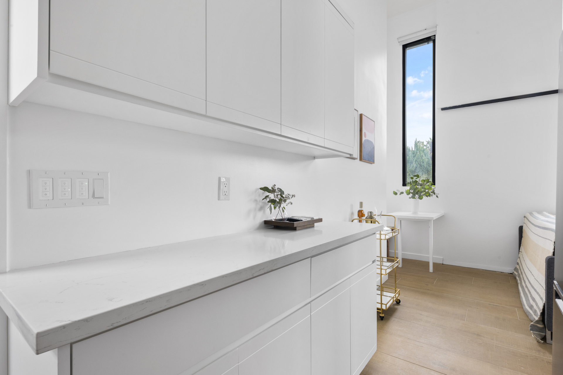 Prep Counter - 144 S Wilton Pl