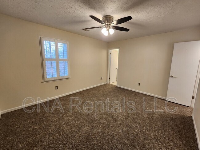 Building Photo - 2823 New S Dr