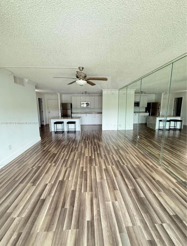 Building Photo - 14840 Naranja Lakes Blvd