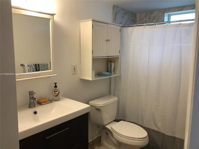 Building Photo - 8601 SW 68th Ct