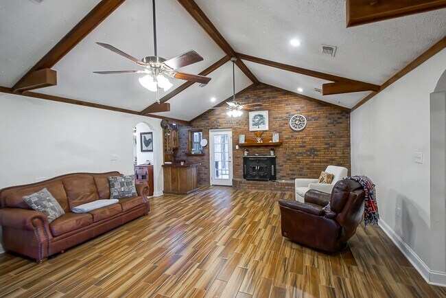 Building Photo - 12723 Pleasant Ridge Dr