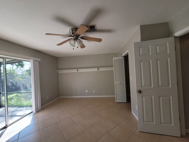 Building Photo - 4513 SW 8th Ct