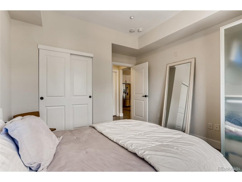 Building Photo - 2200 S University Blvd