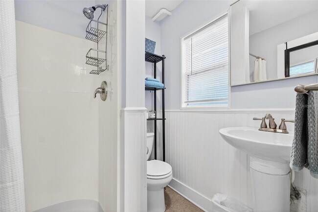 Building Photo - 509 29th Ave S