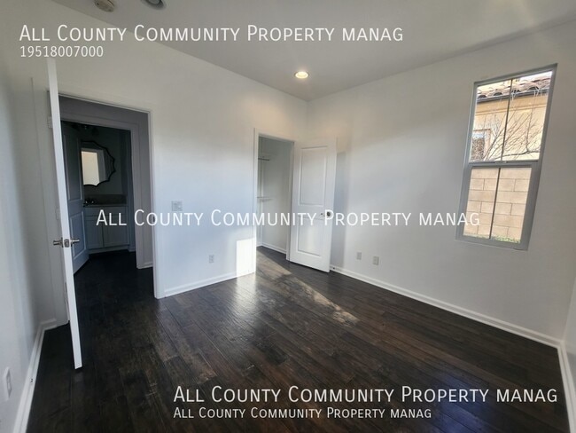 Building Photo - 43 Los Indios