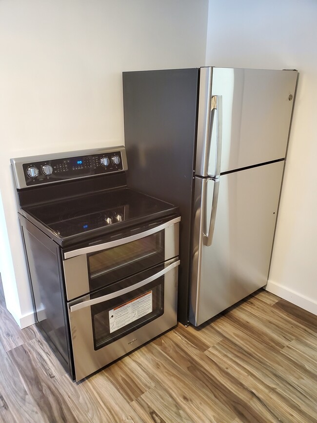 New double oven and fridge - 624 E Lewis St
