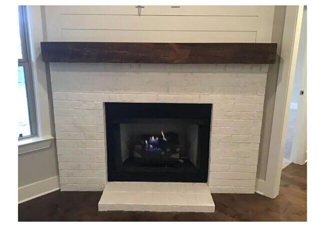 Building Photo - Luxury Townhome in Prime Location
