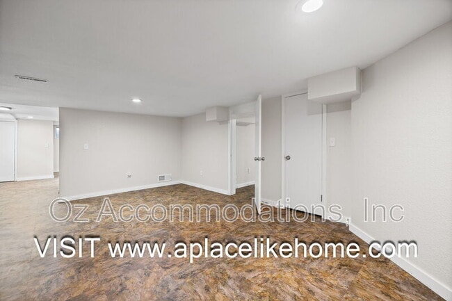 Building Photo - 13909 Falkirk Cir