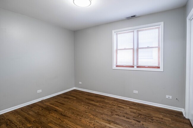 Building Photo - 4109 N Dickinson Ave