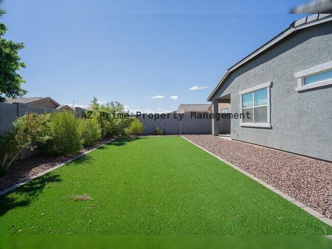 Building Photo - 17317 W Running Deer Trl