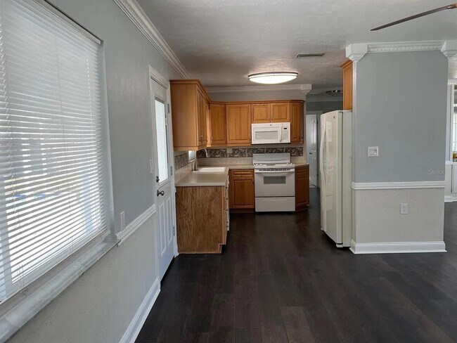 Building Photo - 6690 17th St N