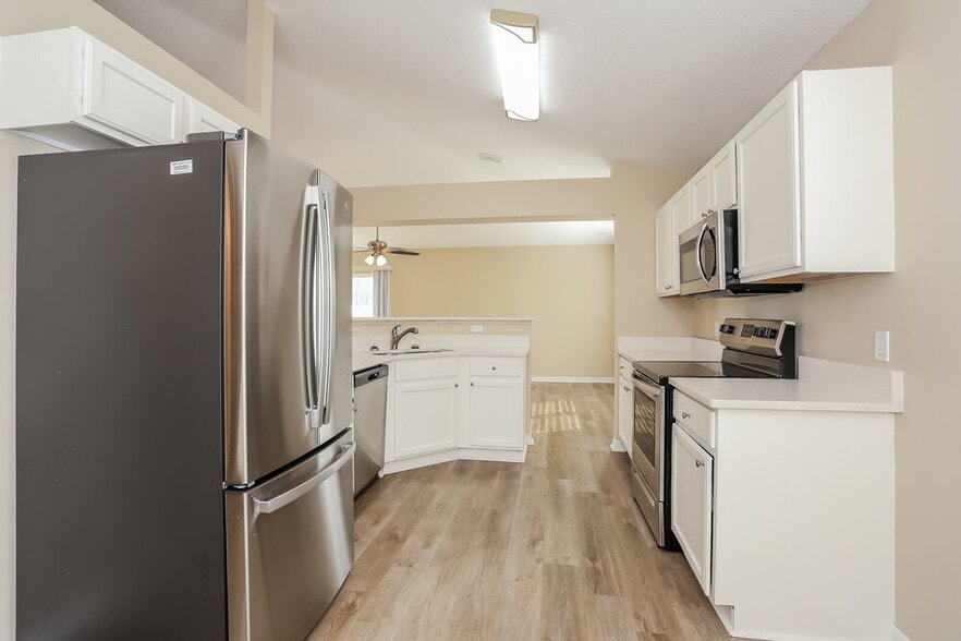 Building Photo - 9236 Caracara Drive