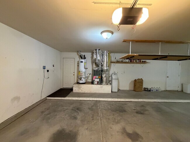 Building Photo - 3 Bedroom Home Near Louisiana Blvd NE & Paseo Del Norte Blvd NE!