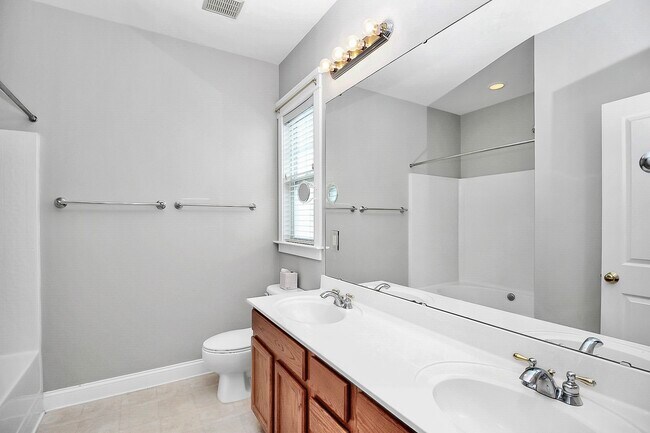 Building Photo - 6705 E Douglas Park Dr