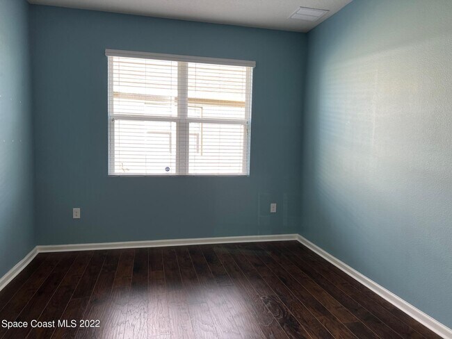 Building Photo - 728 Remington Green Dr SE