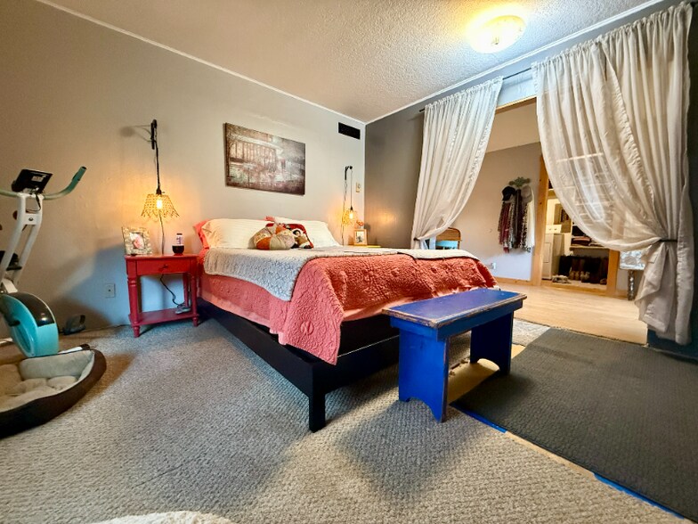 Building Photo - 328 Cougar Trail