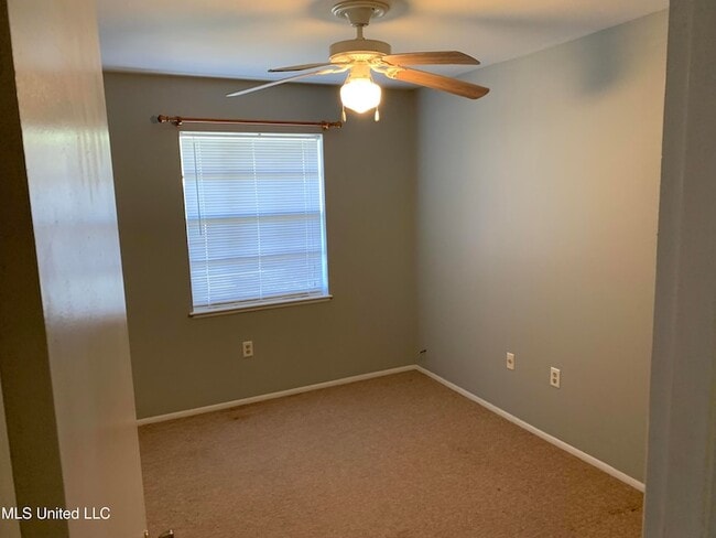 Building Photo - 2504 Middlecoff Dr