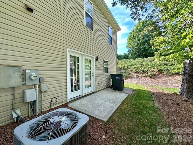 Building Photo - 10968 Princeton Village Dr