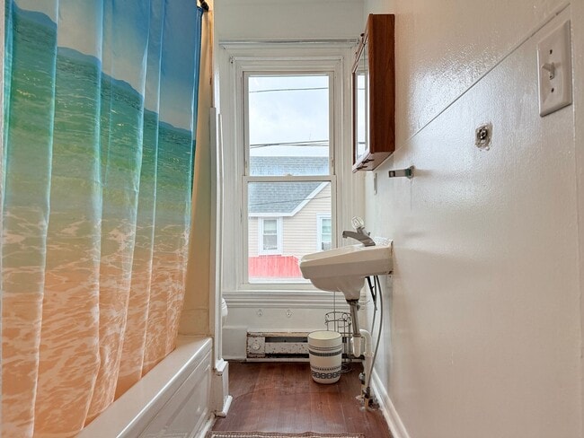 Building Photo - 2 Bedroom Home in the Heart of Milford!