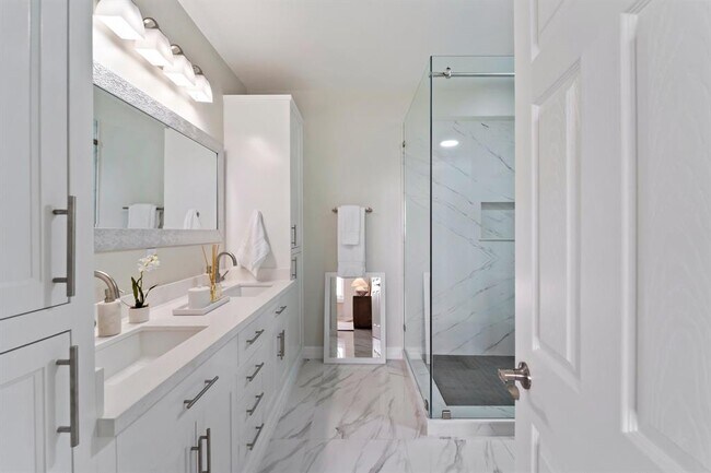 Building Photo - 651 Bering Dr