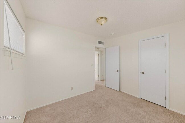 Building Photo - 10370 Kellogg St