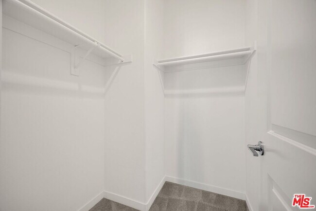 Building Photo - 746 Farrier Wy