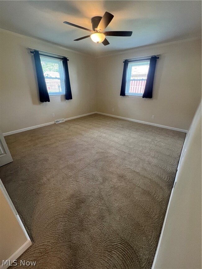 Building Photo - 1945 Chatam St