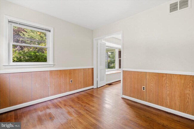 Building Photo - 7504 Radnor Rd