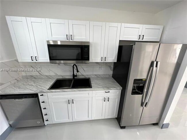 Building Photo - 2441 NW 32nd St