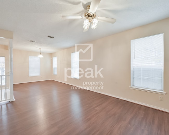 Building Photo - $2000! 3Bed/2.5Bath home in west Fort Worth!  Apply by 9/8 for Labor Day Savings! See description!