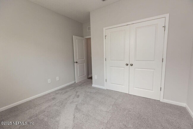 Building Photo - 14655 Macadamia Ln