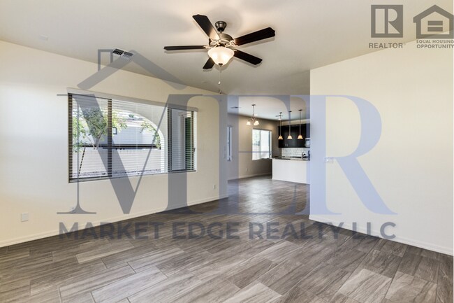 Building Photo - 3 Bed/2.5 Bath House in Gilbert! JOIN THE ...