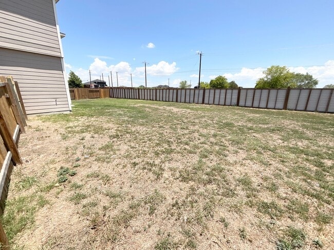 Building Photo - Lovely 2-story 4 bedroom/2.5 bath home in cul-de-sac: easy commute to Ft. Sam Houston, BAMC, and ...