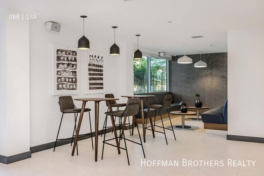 Building Photo - 455 S Kenmore Ave