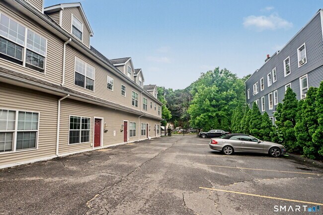 Building Photo - 169 S Main St