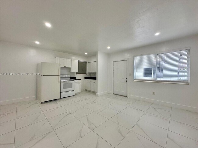 Building Photo - 62 NE 78th St