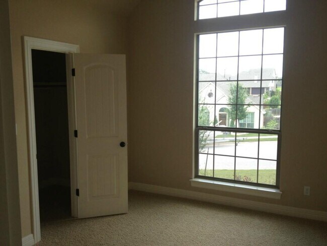 Building Photo - 7813 Oteka Cove