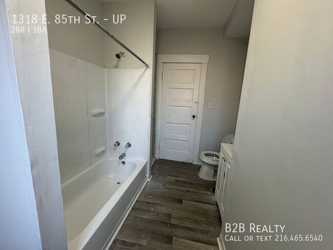 Building Photo - 1318 E 85th St