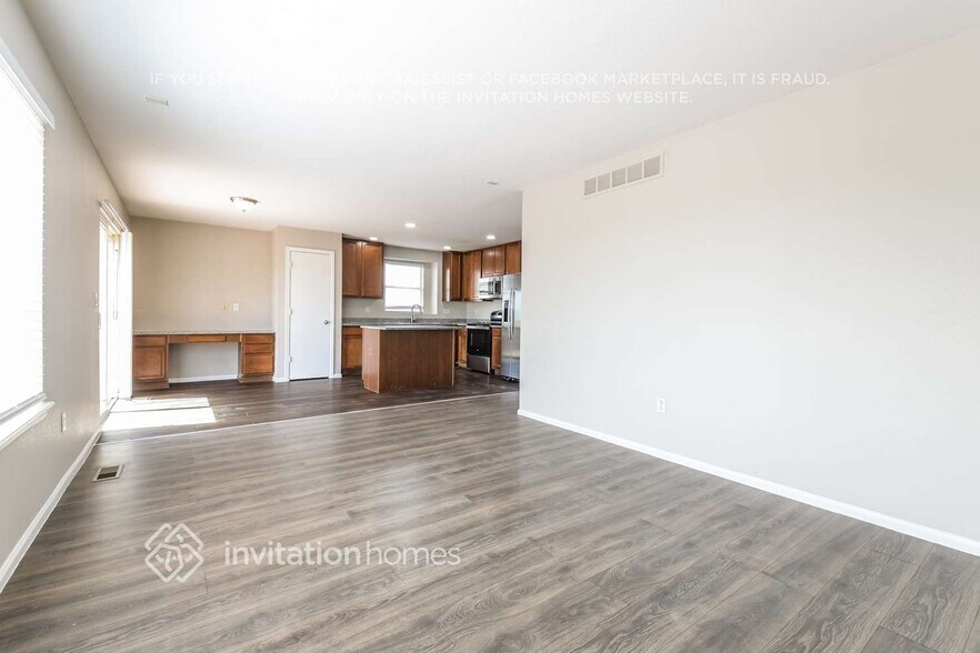 Building Photo - 9500 E 112th Dr