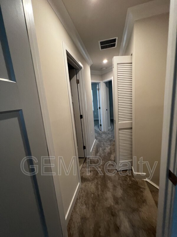 Building Photo - 1101 Rampart Dr