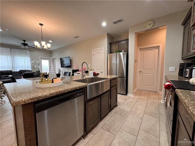 Building Photo - 28 N Soñador Dr