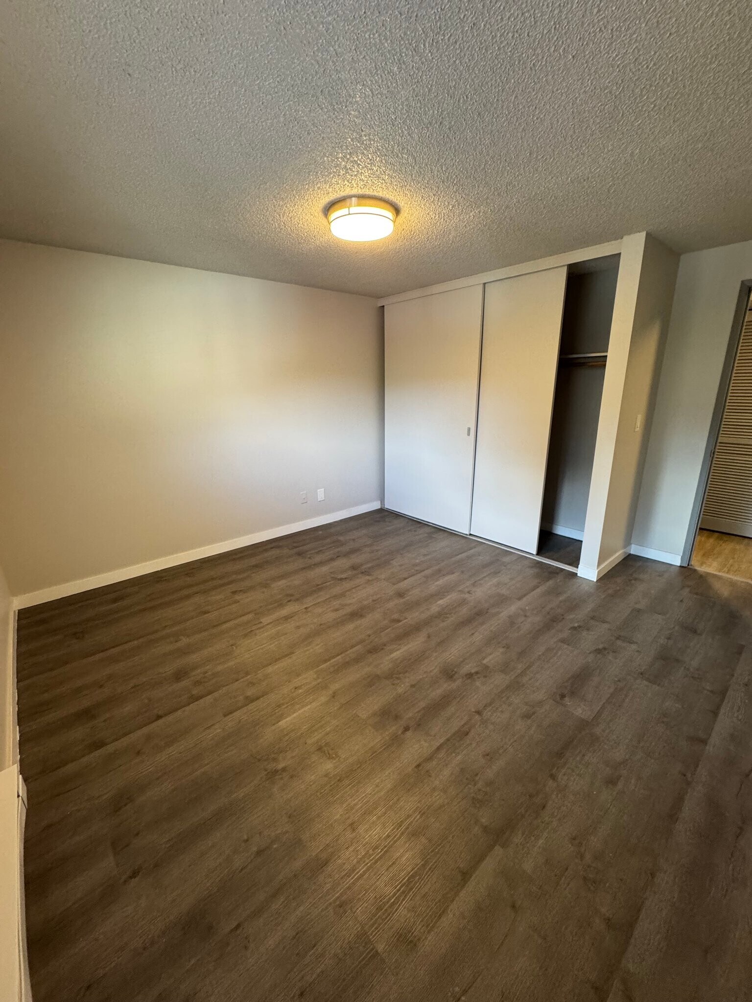 Building Photo - 308 Summit Ave N