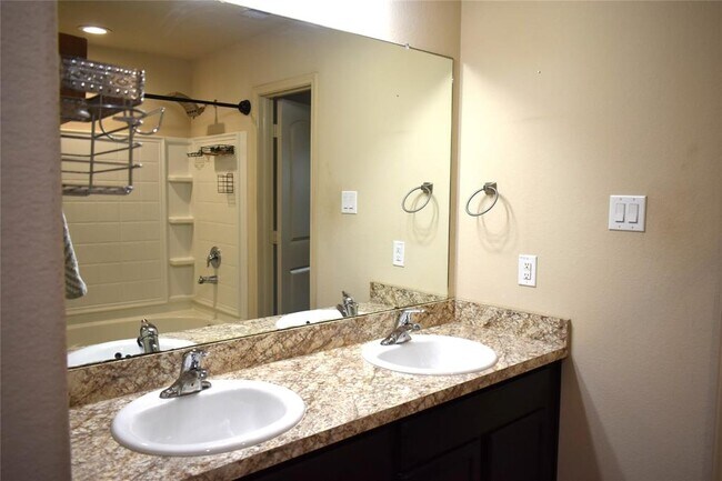 Building Photo - 15422 Bosque Viejo Trl